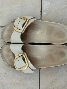Birkenstock Cream Single-Buckle Sandals with Gold Buckles